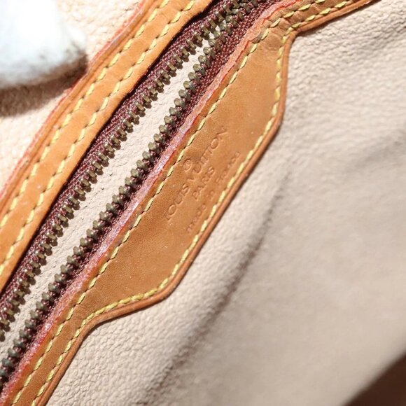 LOUIS VUITTON Monogram Bucket GM Shoulder Bag - Picture 12 of 16